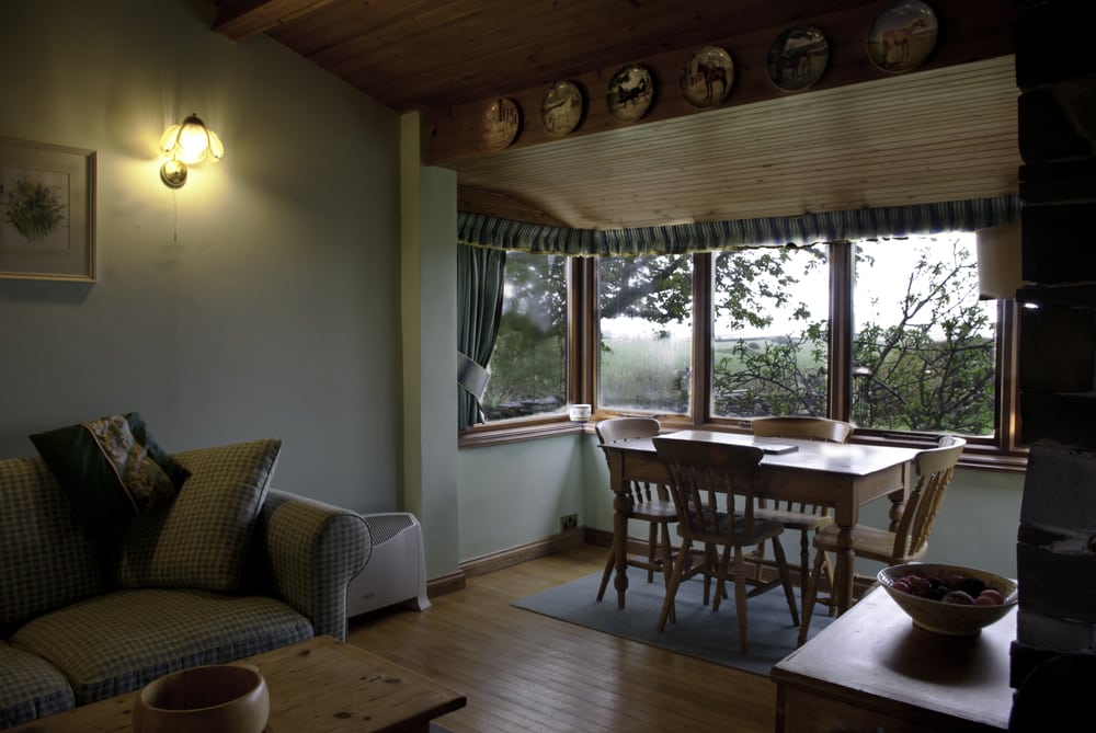 ORCHARD COTTAGE ULVERSTON Mascalles Bungalow, Ulverston, Cumbria