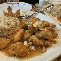 Cashew chicken! Cashew chicken!