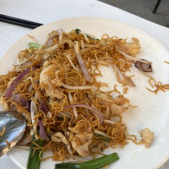 Fu Lam Mum - cold, hard noodles in chicken chow mein - Dim Sum Near Me - Mountain View, California Fu Lam Mum - cold, hard noodles in chicken chow mein - Dim Sum Near Me - Mountain View, California