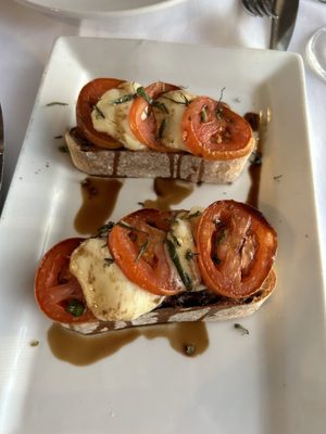 Vogue Bistro by null