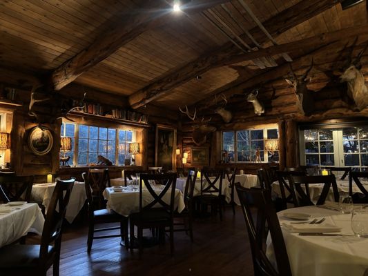 Saddle Peak Lodge by null