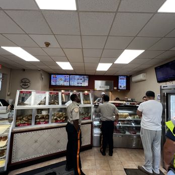 Bergen Boulevard Bagels - Indoor - no seating - Bagels Near Me - Palisades Park, New Jersey Bergen Boulevard Bagels - Indoor - no seating - Bagels Near Me - Palisades Park, New Jersey