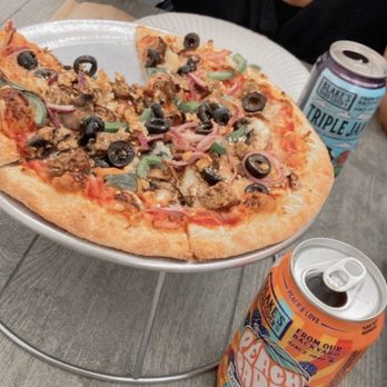 TWO SAUCY BROADS PIZZA & BEER PARLOR - Updated May 2024 - 870 Photos