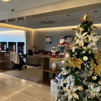 SilverKris Lounge - Seating area - Airport Lounges Near Me SilverKris Lounge - Seating area - Airport Lounges Near Me