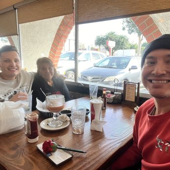 Eduardo's Mexican Restaurant - Taking our food and time together elsewhere. - Mexican Near Me - Corona, California Eduardo's Mexican Restaurant - Taking our food and time together elsewhere. - Mexican Near Me - Corona, California