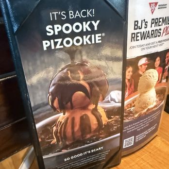 BJ's Restaurant & Brewhouse - New American Near Me - Pearland, Texas