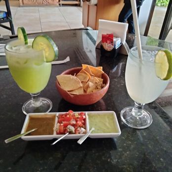 Girasoles - Cucumber Smoothie, Fresh Lemonade chips and salsa. All perfect - Mexican Near Me - Cozumel, ROO Girasoles - Cucumber Smoothie, Fresh Lemonade chips and salsa. All perfect - Mexican Near Me - Cozumel, ROO