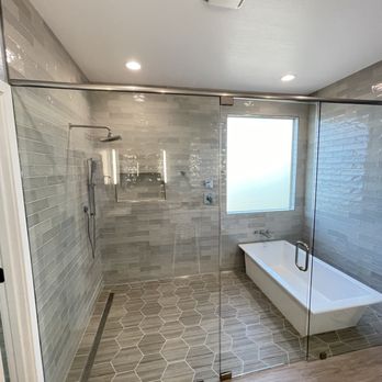 Canyon state tile - a large walk - in shower and tub - Flooring Near Me Canyon state tile - a large walk - in shower and tub - Flooring Near Me