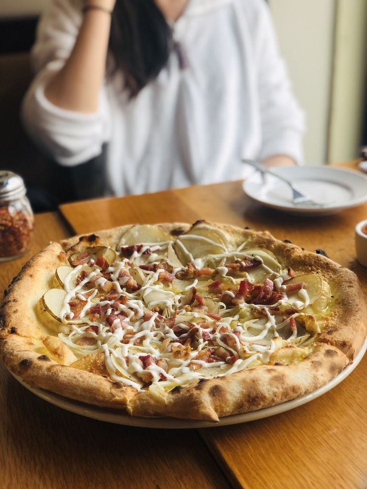 LIMESTONE 216 Photos & 240 Reviews 814 Massachusetts St, Lawrence