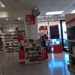 GNC - Shot of the store.