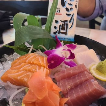Sumo Japanese Restaurant - Milky sake/ Nigori with sashimi from the chef. - Japanese Near Me - Deerfield Beach, Florida