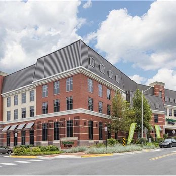 Extra Space Storage - Beauty Image - Extra Space Storage at 1315 Beverly Rd, Mclean, VA 22101 - Self Storage Near Me - Mclean, Virginia