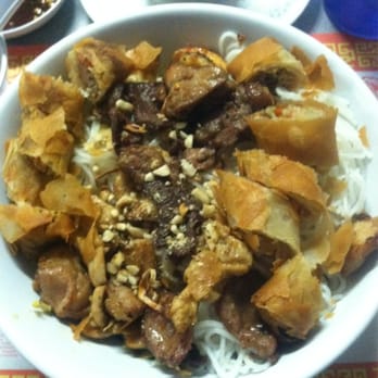 Phong Lan Vietnamese Restaurant - Combo vermicelli - Vietnamese Near Me - Cedar Rapids, Iowa