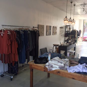 April Blooms Boutique - Women's Clothing Near Me - Pasadena, California