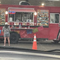 Tortas Y Tacos Mollo Y Rifle - Taco truck