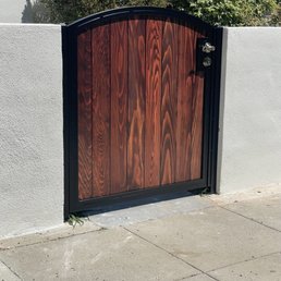 Pedestrian gate