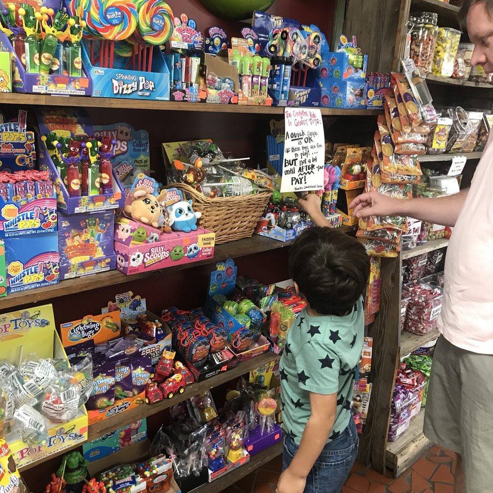 Candyland Cottage - Ice Cream & Frozen Yogurt Near Me - Rayne, Louisiana