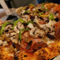 Zeeks Pizza - The Kitchen pizza