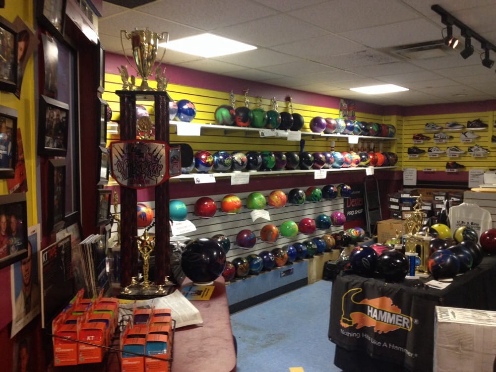 12 IN A ROW Updated August 2024 6719 Parsons Blvd, Fresh Meadows