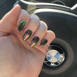 Acrylic nails with metallic finish...totally obsessed!!! Acrylic nails with metallic finish...totally obsessed!!!