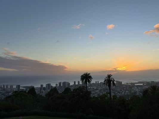 Puʻu ʻUalakaʻa State Wayside by null