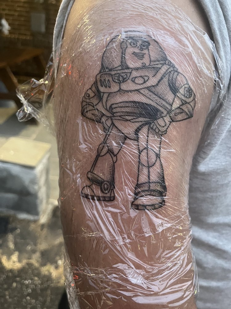 DEAD ROSE TATTOO STUDIO Updated August 2024 626 S Washington St