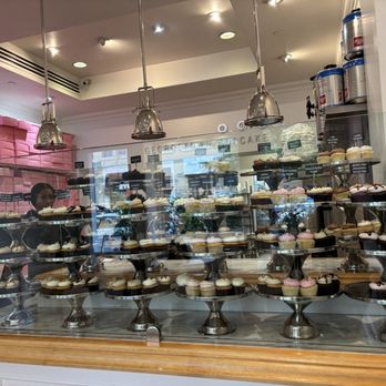Georgetown Cupcake - November selection - Bakeries Near Me - Bethesda, Maryland