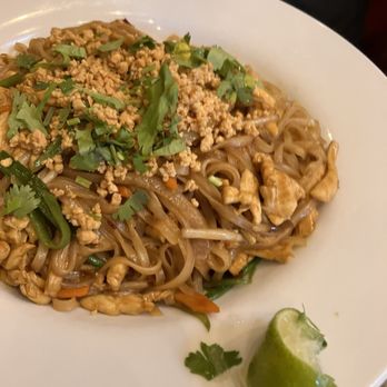 Oriental Wok - Chicken Pad Thai - Chinese Near Me - Fort Mitchell, Kentucky