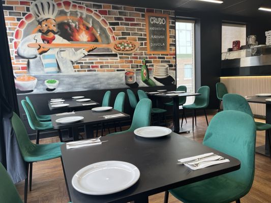 Crudo Pizza & Panuozzo by null