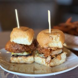 Wide Open Saloon - Fried chicken sliders