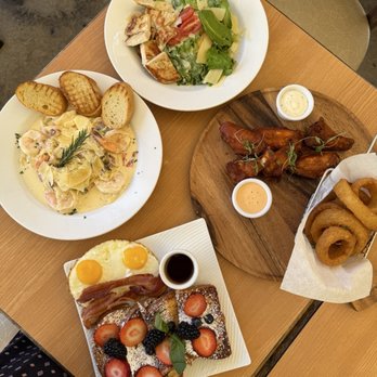 Vees Cafe - Brunch - Cafes Near Me - Los Angeles, California