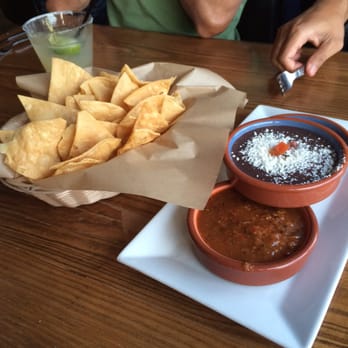 Panxa Cocina - Chips and salsa - Cocktail Bars Near Me - Long Beach, California