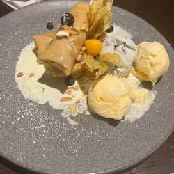 Cirilo Filipino Kainan - Banana Turon with Blueberries, Cashews and Ice Cream. YUM!