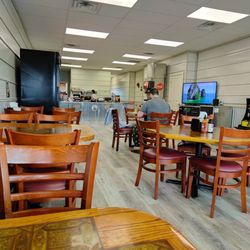 Amon Eats - Interior. Nice and clean