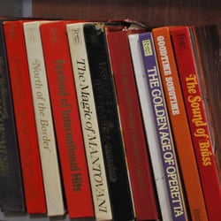 Total Reuse - Vinyl records box sets.