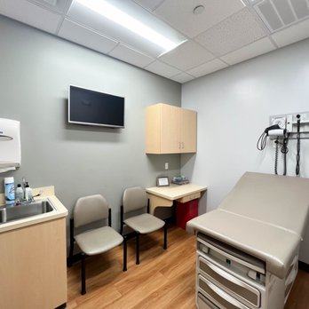 AFC Urgent Care Beaumont - Beaumont Exam Room - Urgent Care Near Me - Beaumont, Texas AFC Urgent Care Beaumont - Beaumont Exam Room - Urgent Care Near Me - Beaumont, Texas