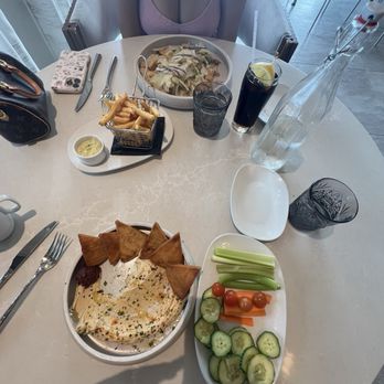 Limón Rooftop Bar - Mediterranean Near Me - Naples, Florida