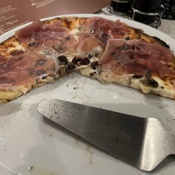 Siamo - Capricciosa Pizza - Pizza Near Me - Miami Springs, Florida Siamo - Capricciosa Pizza - Pizza Near Me - Miami Springs, Florida