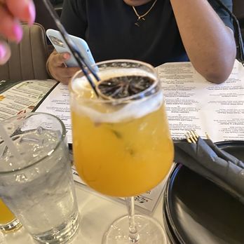 Linjee Thai - White sangria - Thai Near Me - Alexandria, Virginia Linjee Thai - White sangria - Thai Near Me - Alexandria, Virginia