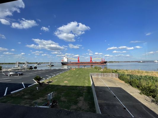 Monument Inn by null