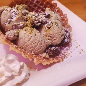 D Spot Dessert Cafe - Ice cream - Desserts Near Me - Toronto, Ontario