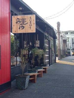 Billy Beach Sushi & Bar by null