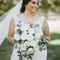 Hugo's Flower Shop - Wedding bouquet