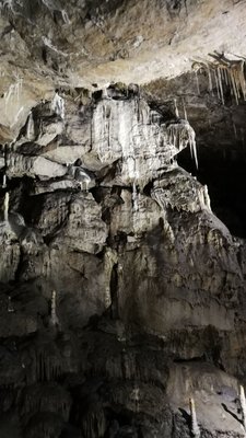 Poole's Cavern by null