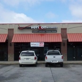 Russell Cellular - Verizon Wireless - Store front - Mobile Phones Near Me - Berryville, Arkansas Russell Cellular - Verizon Wireless - Store front - Mobile Phones Near Me - Berryville, Arkansas
