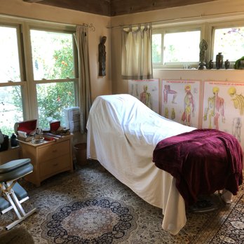Zeitlin Lee MAP - Treatment room - Acupuncture Near Me - Gainesville, Florida Zeitlin Lee MAP - Treatment room - Acupuncture Near Me - Gainesville, Florida