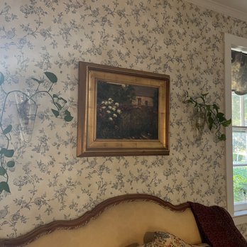 Cotton Hall - Gorgeous plant sconces - Bed & Breakfast Near Me - Yemassee, South Carolina Cotton Hall - Gorgeous plant sconces - Bed & Breakfast Near Me - Yemassee, South Carolina