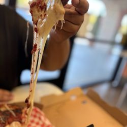 Hot Rod Willy's Pizza - That cheese pull