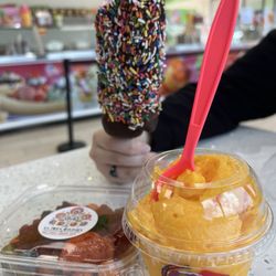 La Michoacana Premium - Des Plaines - Mango sorbet, sprinkles-chocolate covered strawberry bar, spicy gummies!