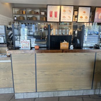 Starbucks - Inside - Coffee & Tea Near Me - Costa Mesa, California